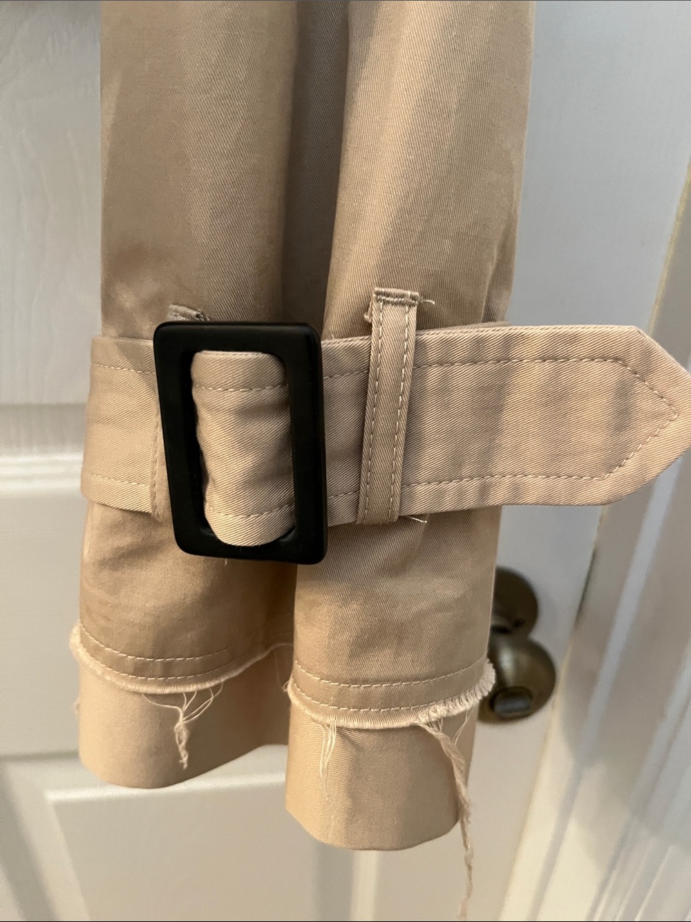ZARA Cropped Tan Trench Coat with Frayed Hem Size L - Picture 3 of 6